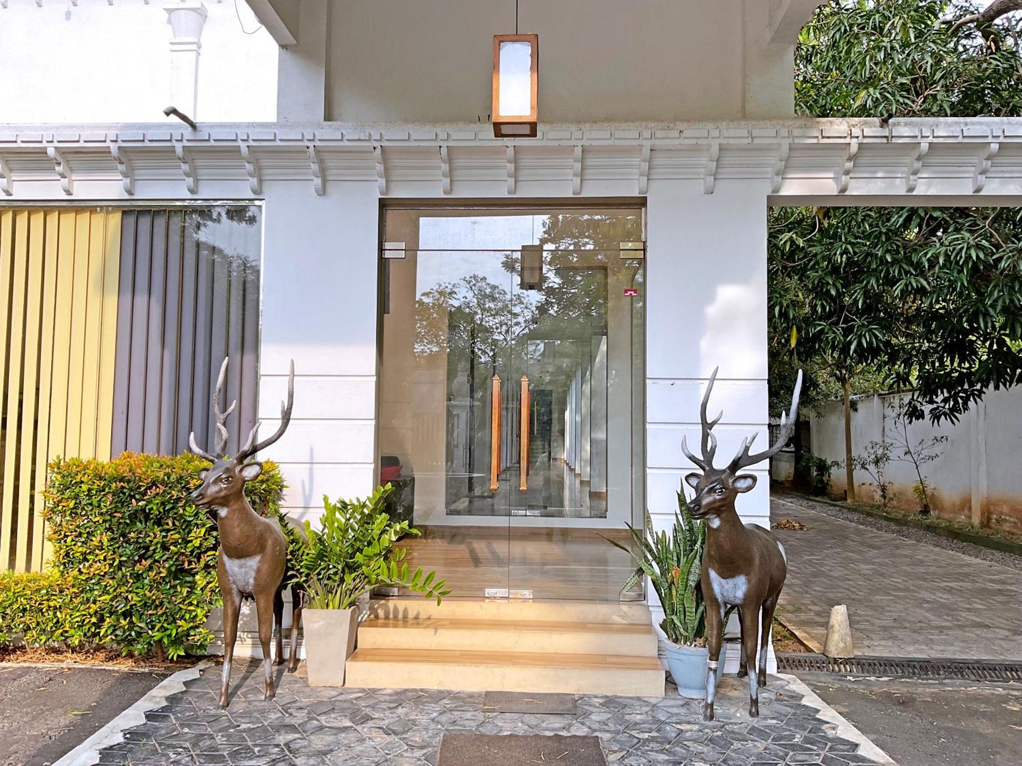 Grand Detagamuwa Hotel Катарагама Екстер'єр фото