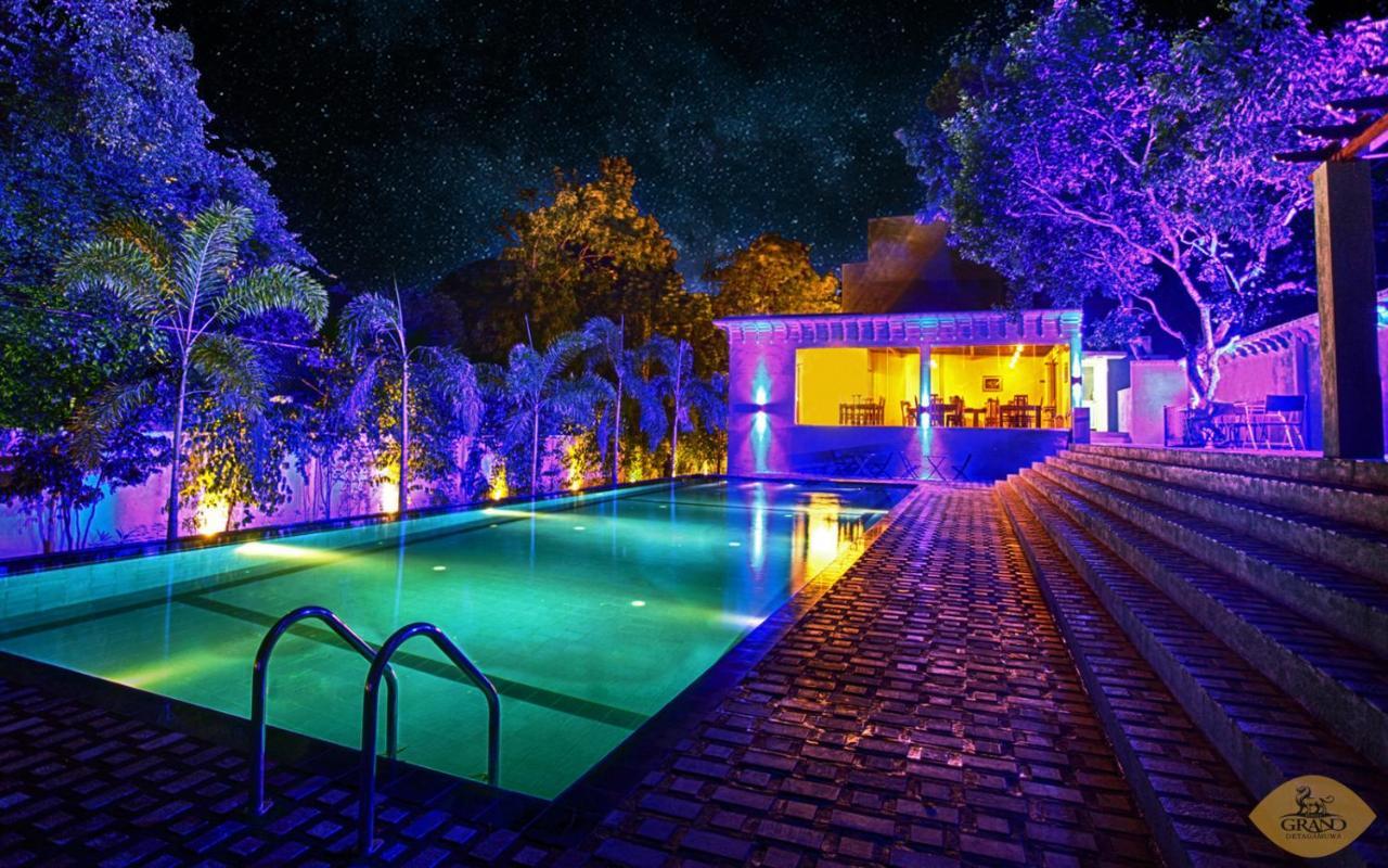 Grand Detagamuwa Hotel Катарагама Екстер'єр фото